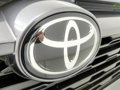 Used 2023 Toyota RAV4 XLE w/ Convenience Package FWD image 31