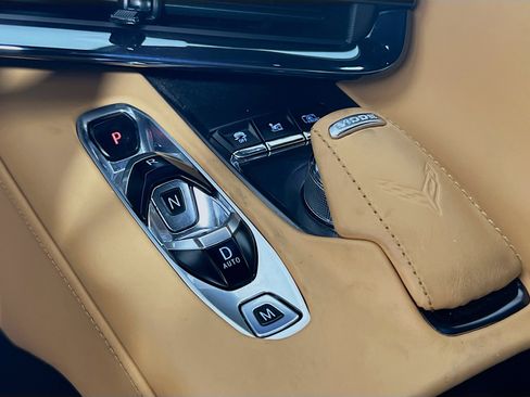 Used 2023 Chevrolet Corvette Stingray Premium Conv w/ Z51 Performance Package RWD image 11