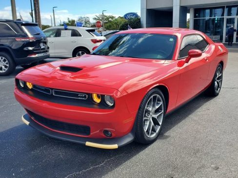 Used 2022 Dodge Challenger GT image 3