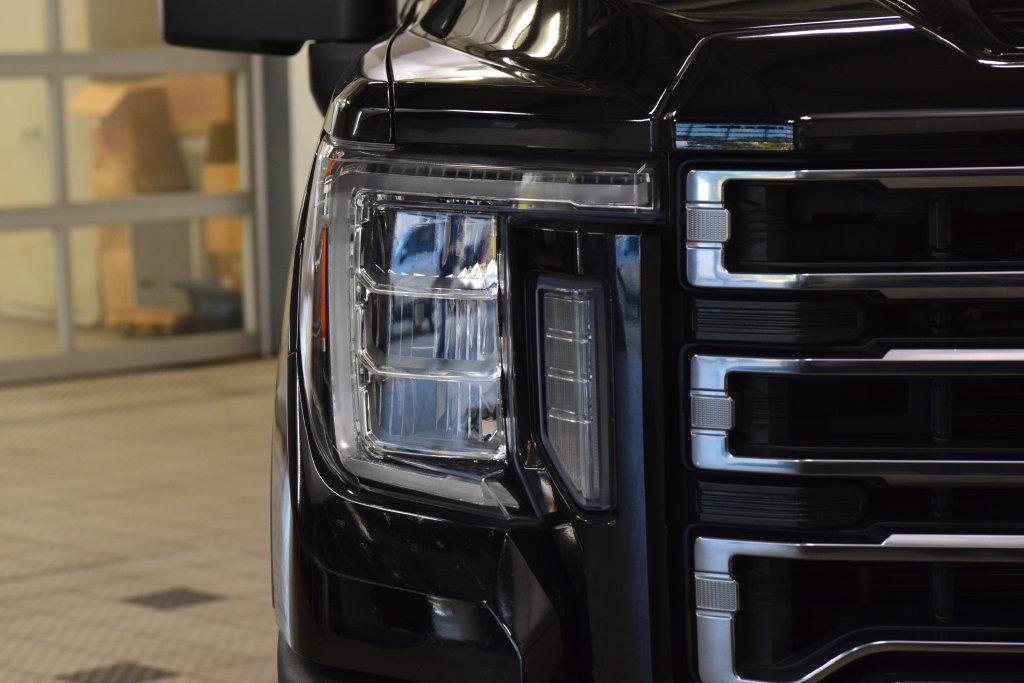 Used 2022 GMC Sierra 2500 AT4 w/ AT4 Premium Plus Package AWD/4WD image 12