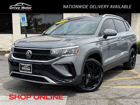 Used 2022 Volkswagen Taos SE FWD image 1