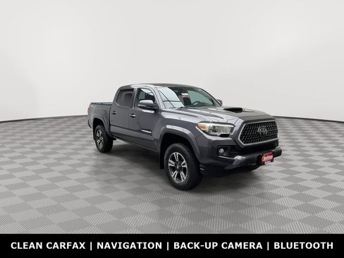 Used 2018 Toyota Tacoma TRD Sport AWD/4WD image 32