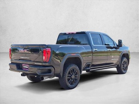 Used 2021 GMC Sierra 2500 Denali w/ Denali Black Diamond Edition AWD/4WD image 5