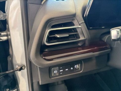 Used 2025 Chevrolet Traverse Z71 w/ Enhanced Driving Package image 22