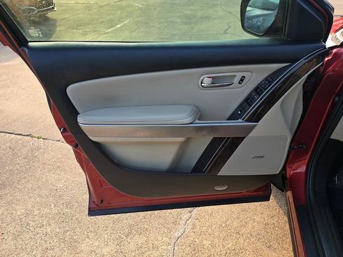 Used 2011 MAZDA CX-9 Grand Touring w/ Moonroof & Bose Audio Pkg FWD image 14
