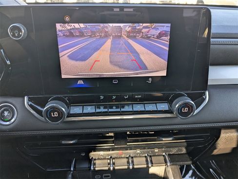 Certified 2024 Chevrolet Colorado LT w/ LT Convenience Package image 18