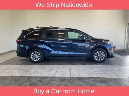 Used 2026 Toyota Sienna XLE FWD image 5