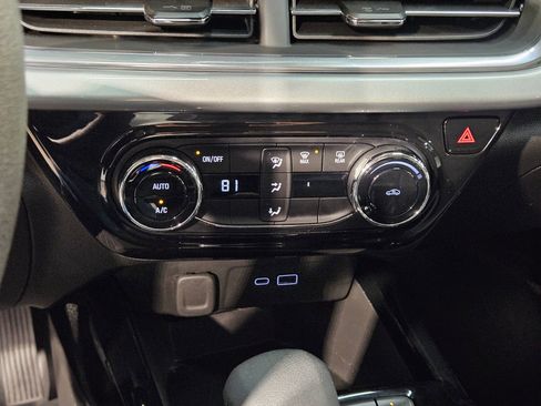 Used 2024 Chevrolet Trax LT image 30