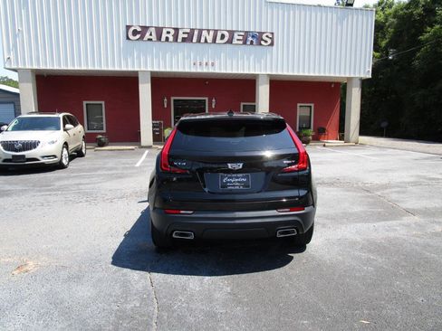 Used 2021 Cadillac XT4 Luxury w/ Cold Weather Package FWD image 5