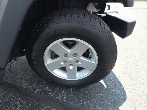 Used 2013 Jeep Wrangler Unlimited Sport AWD/4WD image 38