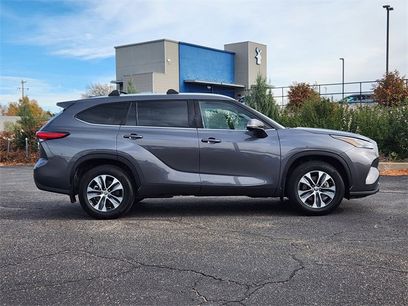 Used 2022 Toyota Highlander XLE