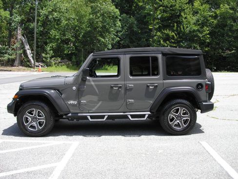 Used 2021 Jeep Wrangler Unlimited Sport AWD/4WD image 10