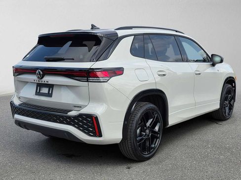 New 2026 Volkswagen Tiguan SE R-Line AWD/4WD image 3