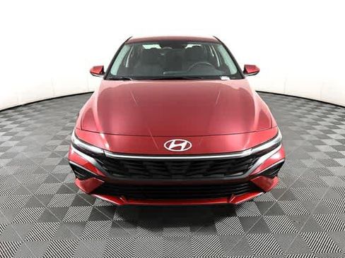New 2026 Hyundai Elantra SE image 4