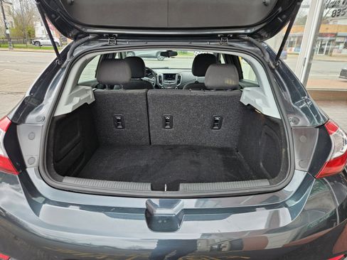 Used 2019 Chevrolet Cruze LT FWD image 17