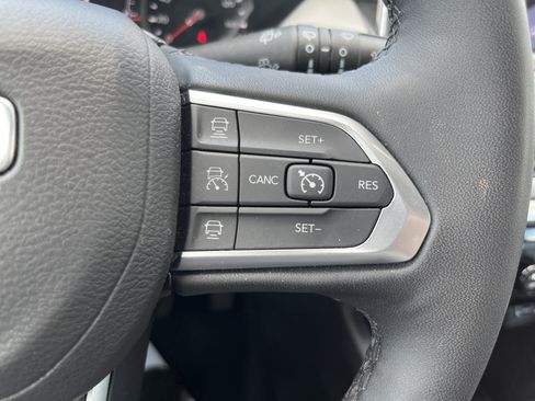 Used 2025 Jeep Compass Limited AWD/4WD image 23