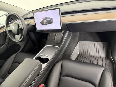 Used 2024 Tesla Model Y Long Range AWD/4WD image 11