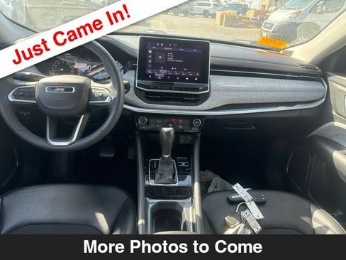 Used 2022 Jeep Compass Latitude FWD image 10