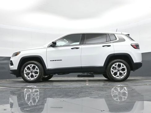 Used 2025 Jeep Compass Sport w/ Mopar Graphics Package AWD/4WD image 43
