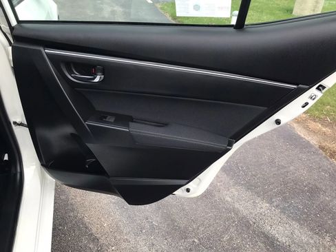 Used 2018 Toyota Corolla LE image 46