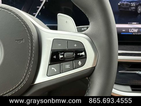 Used 2026 BMW X7 xDrive40i w/ Executive Package image 18