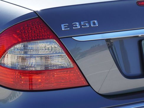 Used 2009 Mercedes-Benz E 350 Sedan image 12