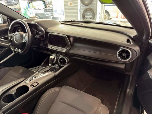 Used 2018 Chevrolet Camaro SS image 6