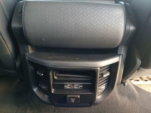Used 2020 RAM 1500 Laramie image 33