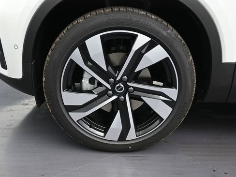 New 2026 Volvo XC40 B5 Ultra AWD/4WD image 9