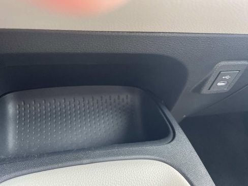 Used 2025 Toyota Corolla LE image 18