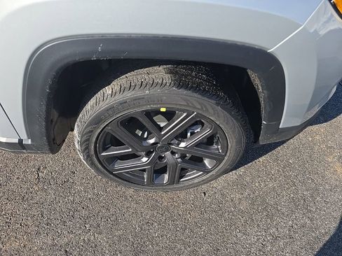 New 2026 Jeep Compass Limited image 9