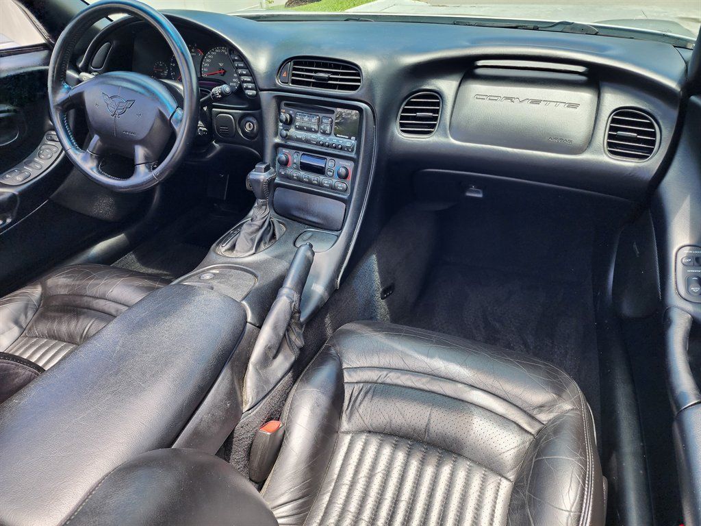 Used 2000 Chevrolet Corvette Convertible w/ Memory Pkg RWD image 24