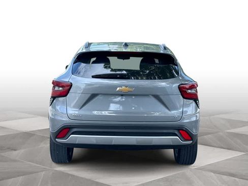 Used 2025 Chevrolet Trax LT w/ Driver Confidence Package FWD image 7