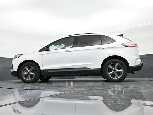 Used 2024 Ford Edge SEL w/ Sport Appearance Package image 21