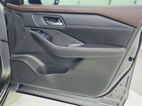 Used 2023 Nissan Rogue SV w/ SV Premium B Package FWD image 26