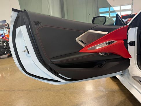 Used 2021 Chevrolet Corvette Stingray Preferred Cpe w/ Z51 Performance Package RWD image 19