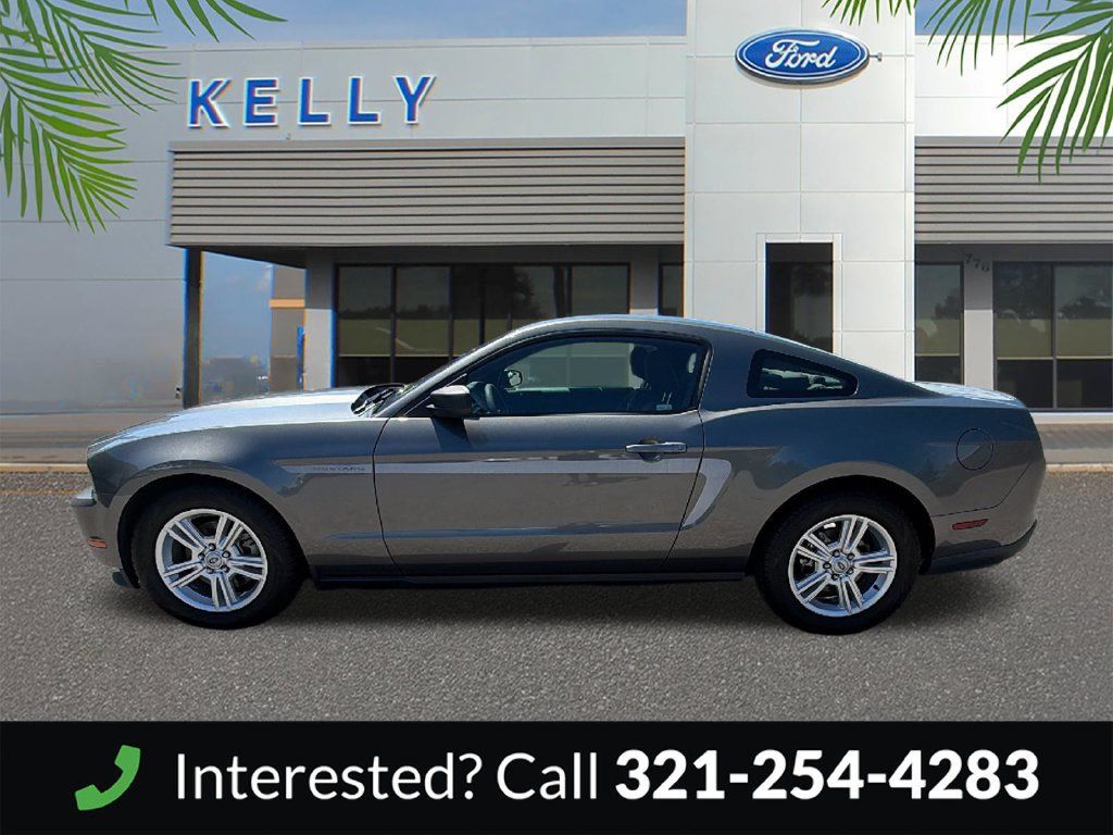 Used 2011 Ford Mustang Coupe RWD image 2
