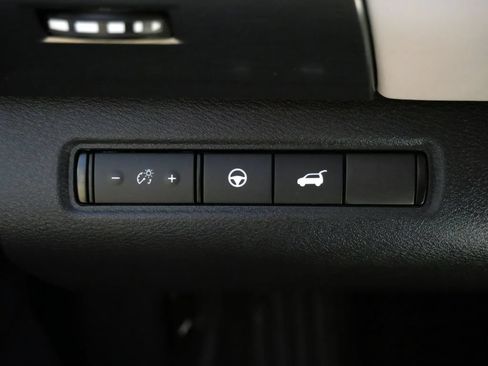 Used 2023 Nissan Pathfinder SL AWD/4WD image 15