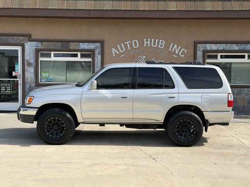 Used 2002 Toyota 4Runner SR5 image 6