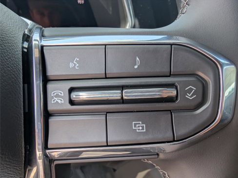 New 2026 GMC Canyon Elevation w/ Convenience Package image 23