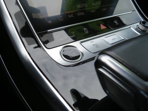 Used 2023 Audi Q7 3.0T Prestige image 32