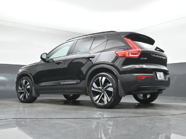 Used 2023 Volvo XC40 B5 Plus w/ Driver Assist Package AWD/4WD image 14