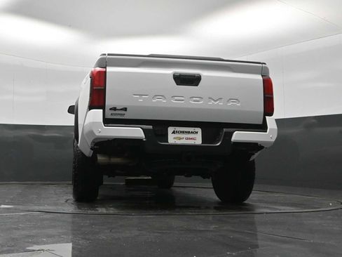 Used 2024 Toyota Tacoma TRD Off-Road w/ TRD Off Road Upgrade Package AWD/4WD image 24