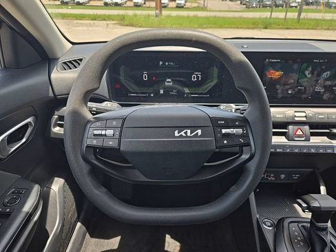 Used 2025 Kia K4 FWD image 4