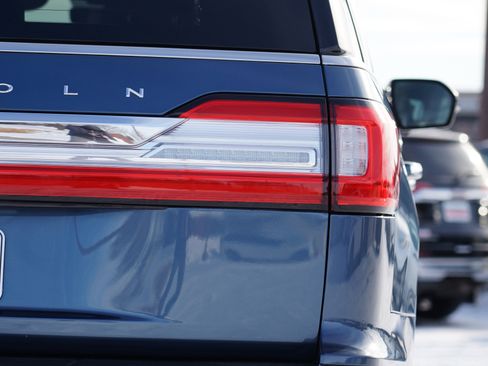 Used 2018 Lincoln Navigator Reserve w/ Technology Package image 12