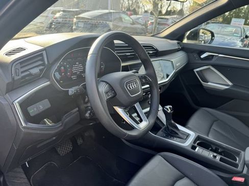 Used 2025 Audi Q3 2.0T Premium image 24