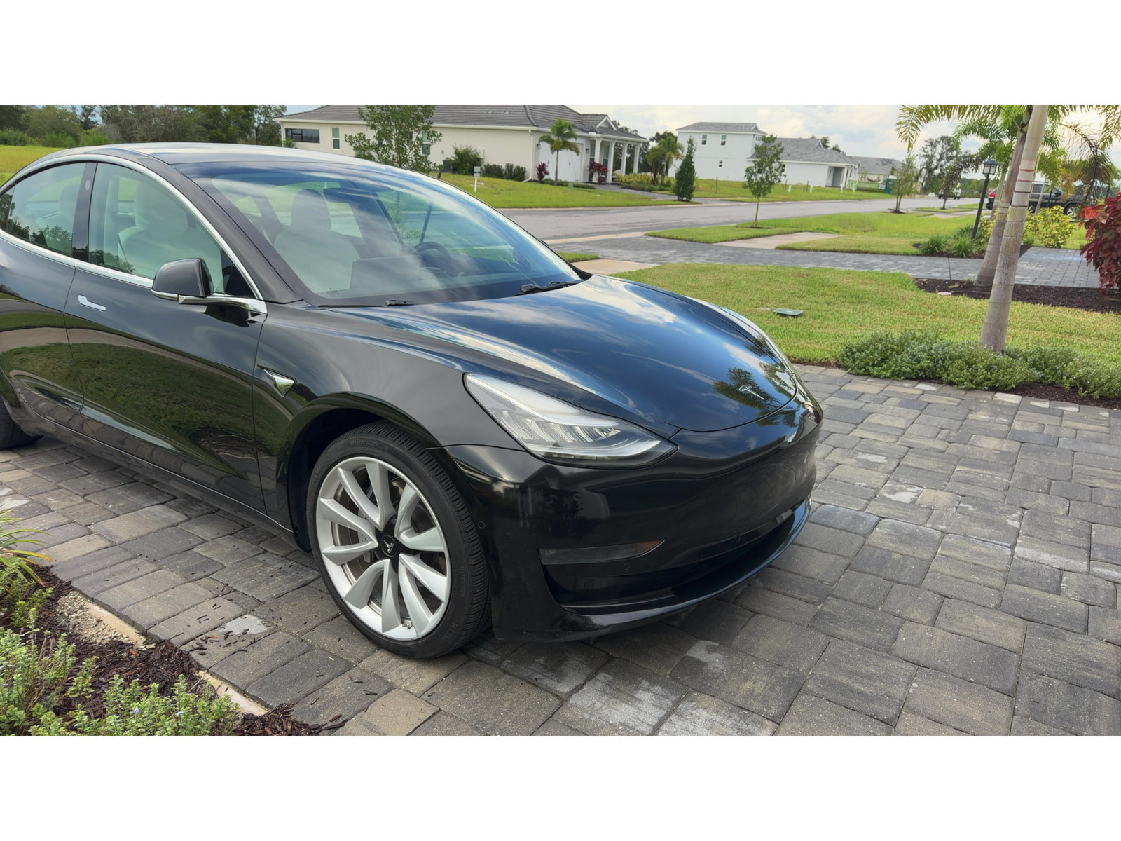 Used 2019 Tesla Model 3 Long Range AWD/4WD image 3