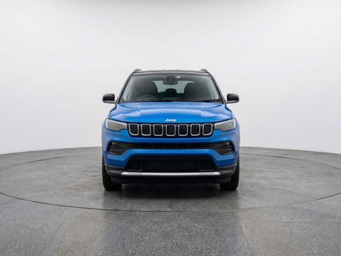 Used 2025 Jeep Compass Limited AWD/4WD image 2