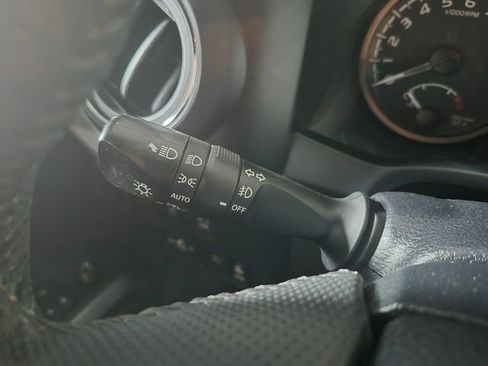 Certified 2023 Toyota Tacoma TRD Off-Road w/ Advanced Technology Package AWD/4WD image 21