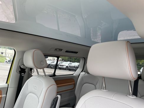 New 2025 Volkswagen ID. Buzz 1st Edition RWD image 16